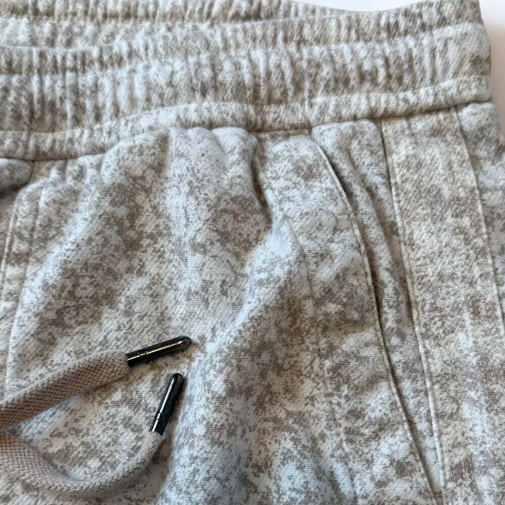 Athleta Farallon Jogger Sweatpants Size XL in Pebbles Texture Abalon Beige - Picture 3 of 12